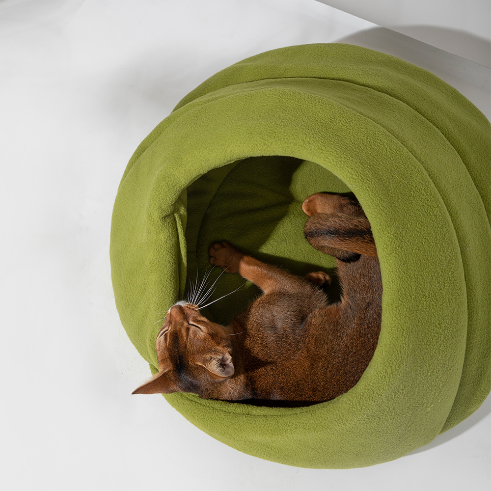 HiDREAM Warm Breathable Stylish Semi-enclosed Puppy Cat Bed